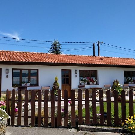 Apartamentos Rurales Knicasia Quintueles Exterior photo